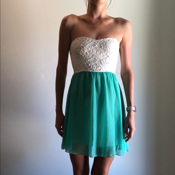 Tiffany Blue & White Lace Strapless Dress - Picture 2 of 4